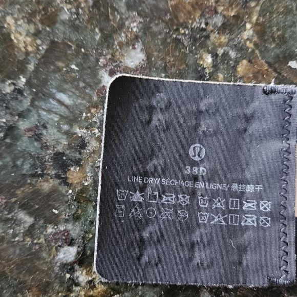Lululemon Sports Bra - Size 38 D - Picture 5 of 5